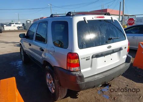 2004 Ford Escape Xlt z USA, uszkodzony, nr VIN 1FMCU03194KB10900